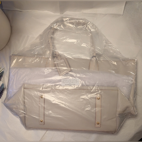 Dooney & Bourke Medium Russel Florentine Leather Tote in ECRU  - NWT - Picture 7 of 8